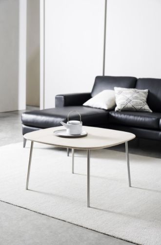 Thomsen Furniture Eichen-Couchtisch 80x80 cm – Weiß geölte Eiche/Stahl