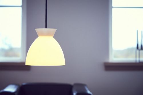 Piet Hein Beehive 290 Anhänger Ø: 28,8 cm – Schwarzer Draht/Opal