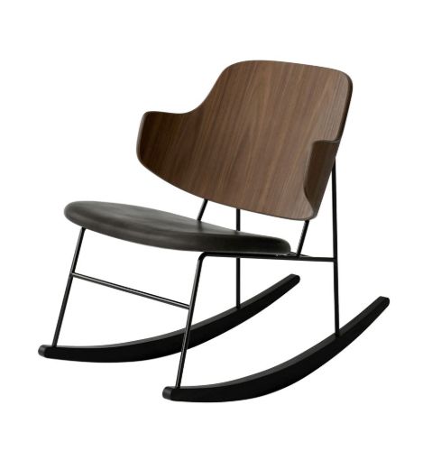 Audo Copenhagen The Penguin Schaukelstuhl SH: 42 cm – Walnuss/Leder Schwarz