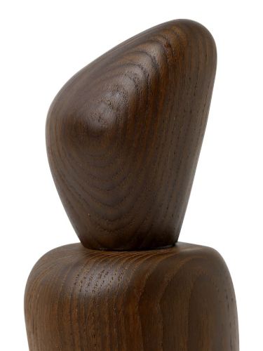 Ferm Living Cairn Grinder H: 18,8 cm – Esche/Dunkelbraun