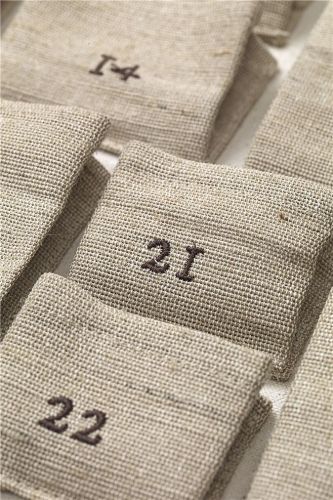 Ferm Living Kiefern-Weihnachtskalender Mini 50 x 69 cm – Natur
