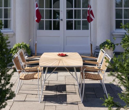 Mandalay Daisy Gartentisch L: 144 cm Inkl. 4 Gartenstühle Gartenmöbel-Set – Weiß/Teak