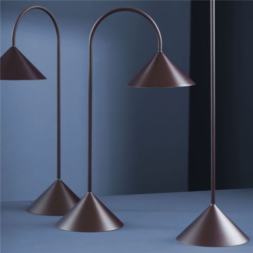 Frandsen Grasp Tragbare Tischlampe H: 47 cm - Matt Rote Bete