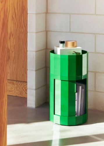 HAY Facettenschrank hoch inkl. Beine und Räder H: 66 cm – Spinatgrün