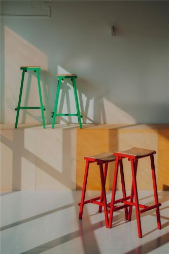 HAY Taburete 8 Barhocker niedrig – Pulverbeschichtetes Gestell in Soft Jade/lackiertes Eichenfurnier
