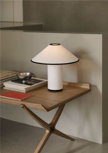 &Tradition X Couchtisch B: 120 cm - Lackierte Eiche und Walnuss
