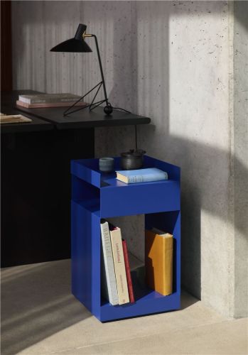 &Tradition Rotate SC73 Rolling Table H: 59 cm - Kobaltblau, Arm schwarz
