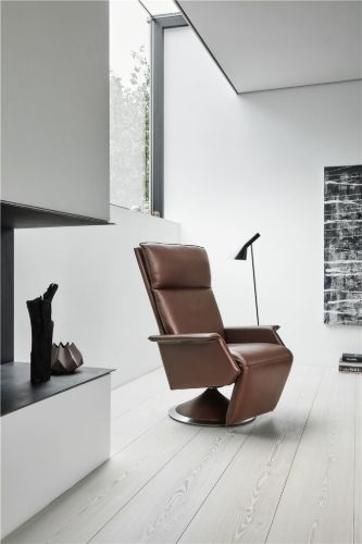 BERG Furniture Ceto Sessel mit Fernbedienung SH: 49 cm - Mattchrom/Nordic Brown Leder