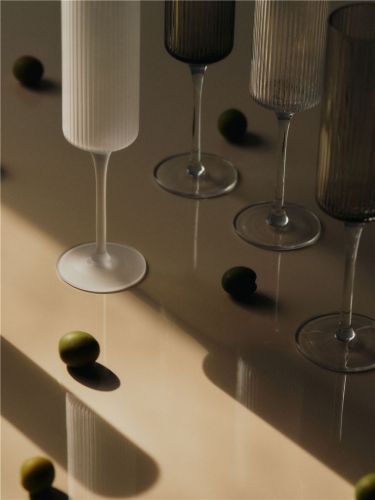 Ferm Living Ripple Champagnerglas 15 cl 2er-Set - Rauchglas