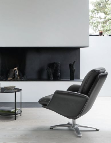 BERG Furniture Nasa Niedriger Sessel inkl. Hocker SH: 46 cm - Matt Aluminium/Berg Soft Black Leder