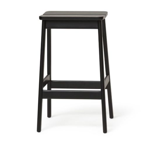 Form & Refine Angle Bar Stool H: 65 cm - Sort Bøg