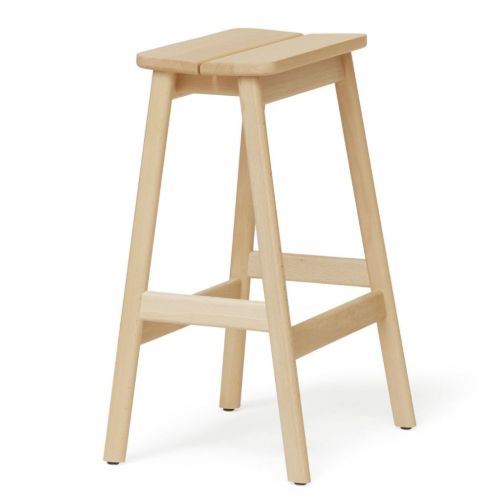 Form & Refine Angle Bar Stool H: 65 cm - Bøg
