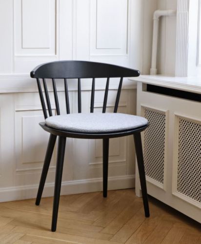 HAY J104 Esstischstuhl FDB SH: 44,5 cm – Schwarz