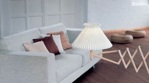 Le Klint 234 6/21 Scherenlampe für Wand H: 41 cm - Helle Eiche/Standardschirm