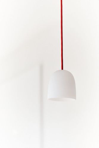 Piet Hein Super 90 Anhänger Ø: 9 cm – Opal/Rote Kordel