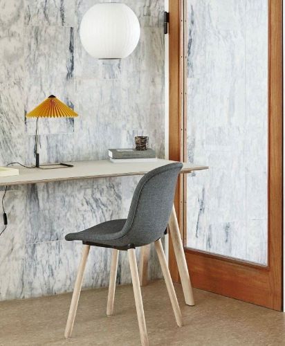HAY CPH 90 Schreibtisch 130 x 65 x 74 cm – lackierte massive Eiche/cremefarbenes Linoleum