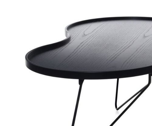 Swedese Flower Mono Couchtisch 90 x 84 x 45 cm – schwarz lackierte Esche/schwarzer Stahl