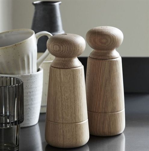 House Doctor Wardha Salz- und Pfeffermühle H: 17 cm – Eiche