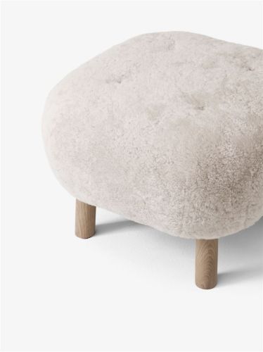 &Tradition Little Petra ATD1 Pouf H: 37 cm - Geölte Eiche/Schafsfell Moonlight
