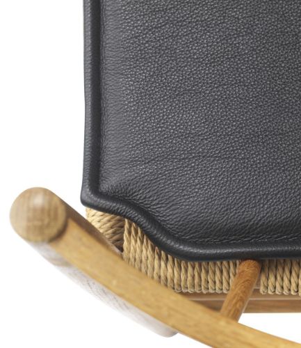 FDB Furniture R5 Nøje Kissen für J82 47x57 cm - Schwarzes Leder