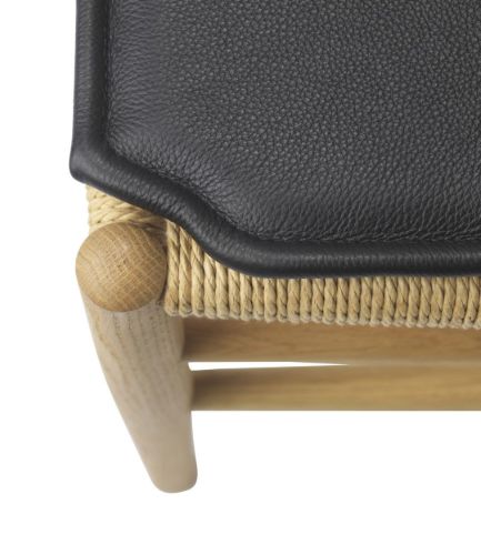 FDB Furniture R5 Nøje Kissen für J80/J81 40x50 cm - Schwarzes Leder