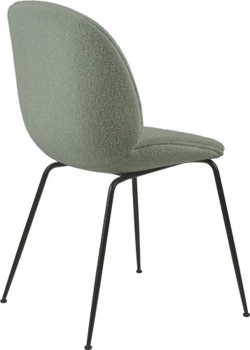 GUBI Beetle Esszimmerstuhl, vollständig gepolstert, helles Bouclé, SH: 45 – Schwarz/012