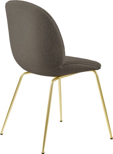 GUBI Beetle Esszimmerstuhl, vollständig gepolstert, helles Bouclé, SH: 45 – Messing/004