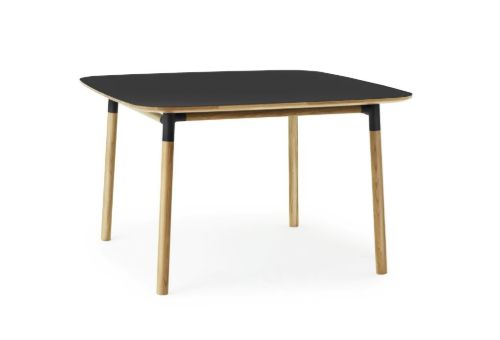 Normann Copenhagen Form Spisebord 120x120cm - Sort/Eg