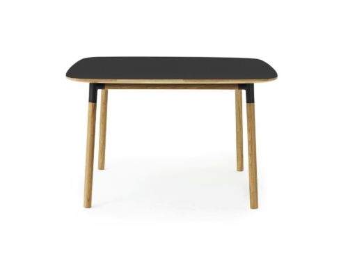 Normann Copenhagen Form Esstisch 120x120cm - Schwarz/Eiche