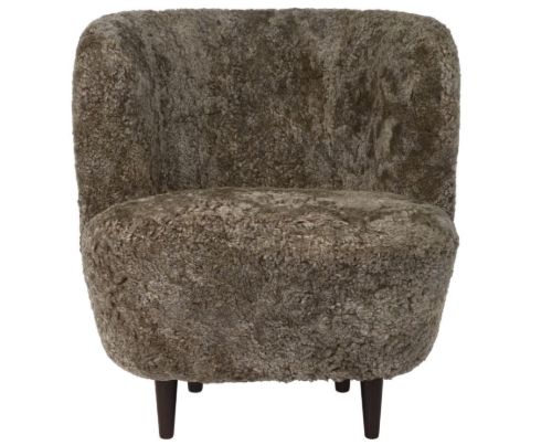 GUBI Stay Lounge Chair Vollgepolstert SH: 40 cm - Sahara/Räuchereiche