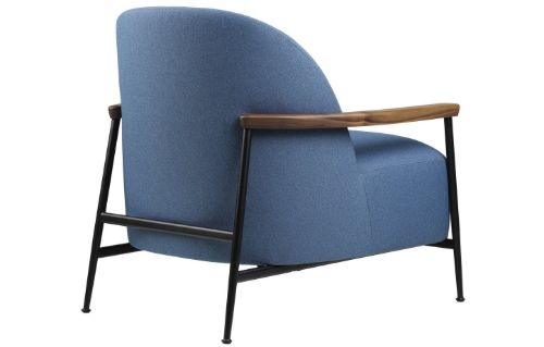 GUBI Sejour Lounge Chair Vollgepolstert W Armlehne SH: 35 cm – Walnuss / Glimmer 2501