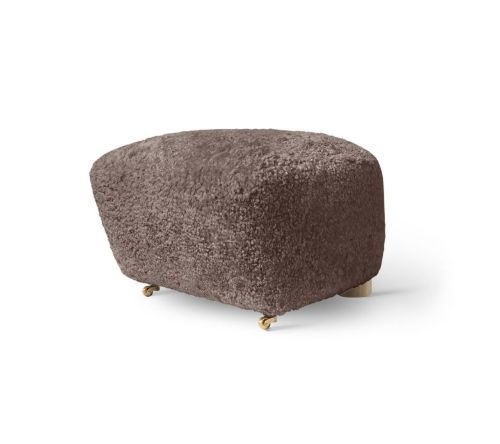 Audo Copenhagen Den Trætte Mand Fodskammel H: 36cm - Lammeskind Sahara/Smoked Oak