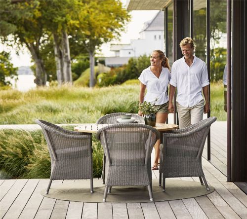 Cane-line Outdoor Lansing Gartentisch Ø: 120 cm – Natur/Teak