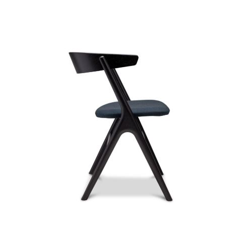 Sibast Furniture No 9 Esszimmerstuhl SH: 45 – Eiche Schwarz / Wolle Remix Blau