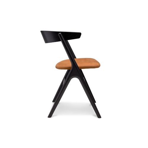 Sibast Furniture No 9 Esszimmerstuhl SH: 45 – Schwarze Eiche / Dunes-Leder Cognac