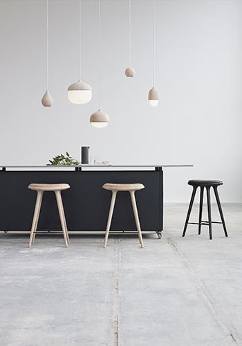 Mater Hochhocker H: 69 cm - Geseifte Eiche / Naturleder