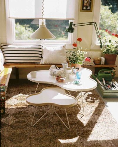 Swedese Flower Mono Couchtisch 114 x 107 x 45 cm – Weiß lackiert/Weißer Stahl