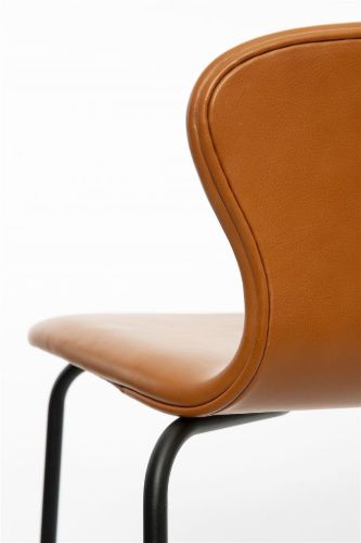 Bruunmunch PLAYchair Bar LowBack Vollgepolstert SH: 75 cm - Schwarz/Cognac Hero Leder