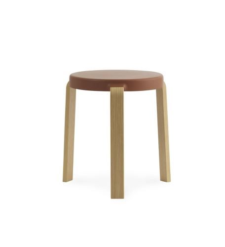 Normann Copenhagen Tap Hocker H: 43 cm – Eiche/Karamell