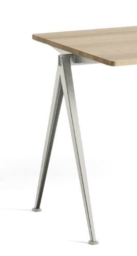 HAY Pyramide Tisch 01 140x75 cm - Beige pulverbeschichteter Stahl/matt lackierte Eiche