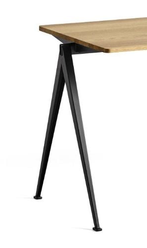 HAY Pyramide Tisch 01 140 x 65 cm – Schwarz pulverbeschichteter Stahl/klar lackierte Eiche