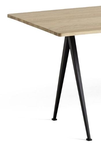 HAY Pyramide Tisch 02 250x85 cm – Schwarz pulverbeschichteter Stahl/matt lackierte Eiche