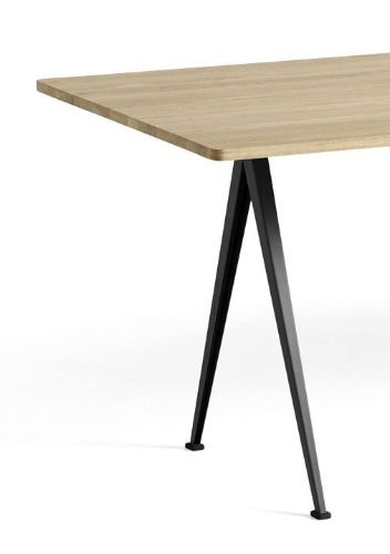 HAY Pyramide Tisch 02 190 x 85 cm – Schwarz pulverbeschichteter Stahl/matt lackierte Eiche