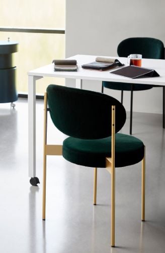 Verpan Serie 430 Stuhl SH: 47 cm - Harald 982 Grün/Messing