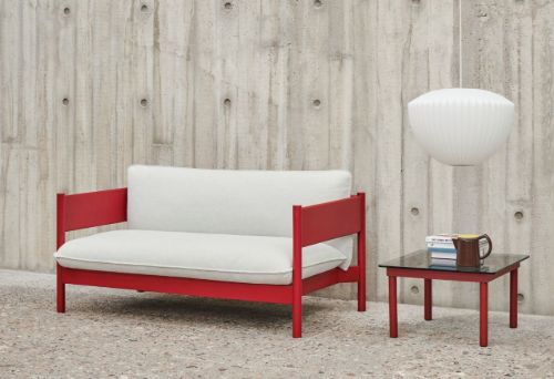 HAY Arbor Club Sofa B: 150 cm – Modus 009 / Weinrot, wasserlackierte massive Buche