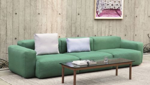HAY Kofi Tisch 140x50 cm – Massives Walnussholz / Grau getöntes Glas