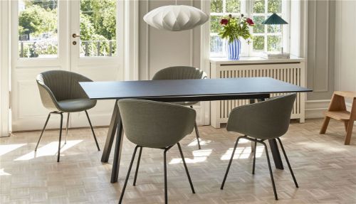 HAY CPH 30 ausziehbarer Tisch 200/400 x 90 x 74 cm – lackierte massive Eiche/schwarzes Linoleum