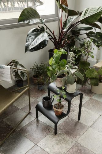 Ferm Living Up Tritthocker H: 36,2 cm - Schwarz
