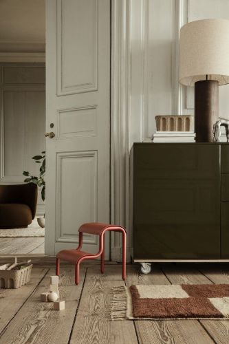 Ferm Living Up Tritthocker H: 36,2 cm – Mohnrot