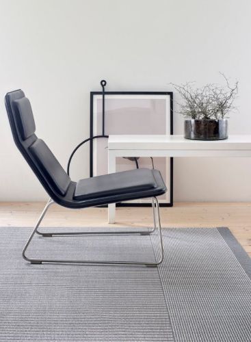 Woodnotes San Francisco Teppich mit genähten Kanten 170 x 240 cm – Grau/Stein